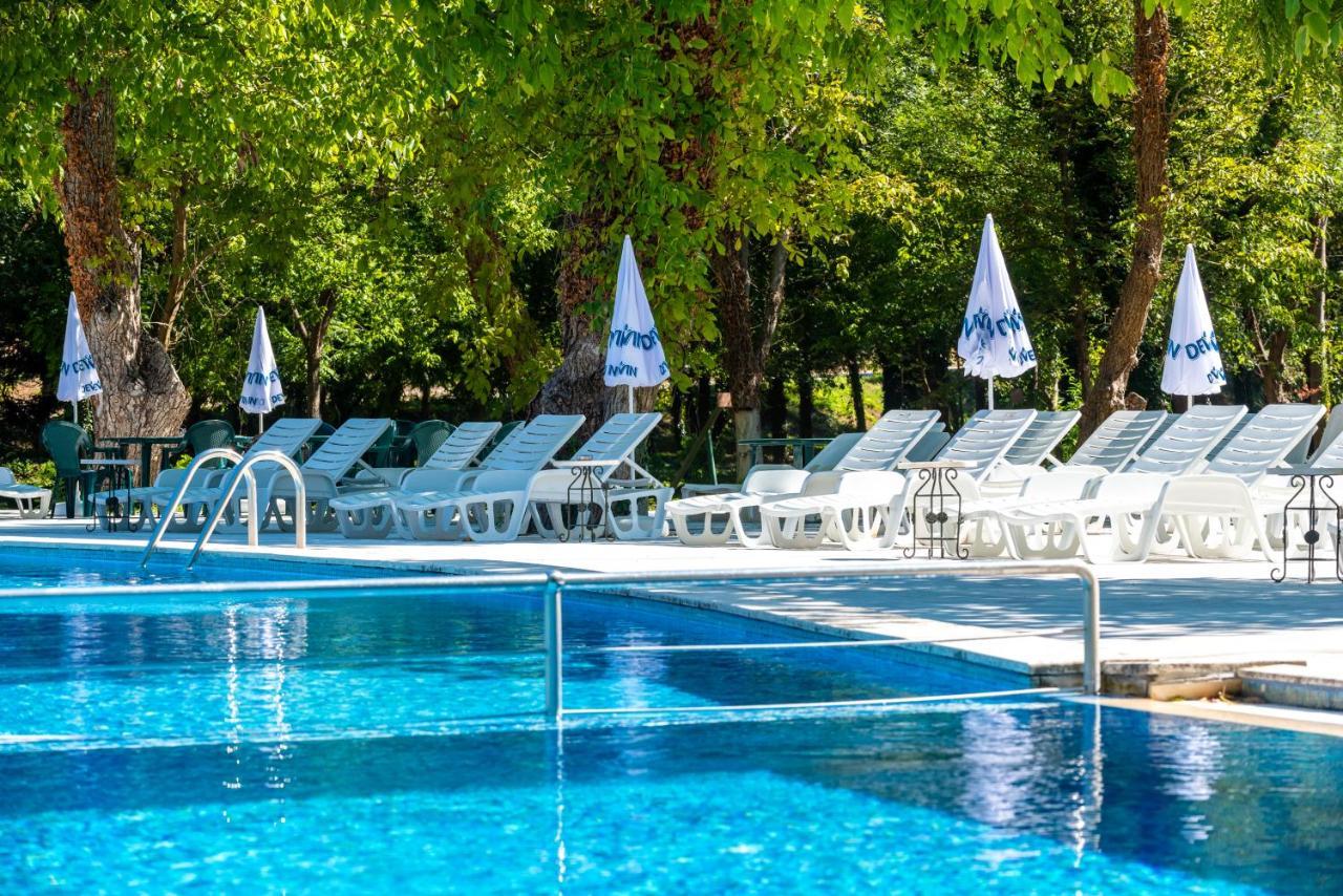 Park Hotel Kaylaka Pleven Bagian luar foto